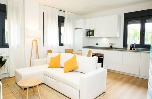 Valladolid Condo | Bright New Apartment - Green area/Cozy/Quiet/Wifi
