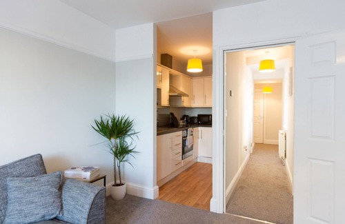Barbican Apartment | Bright Newly Refurbished Hoe Hideaway (Professionally Cleaned/Sanitised)