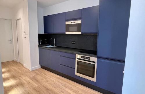 Quartier du Mail Apartment | Bright newly renovated apt with AC