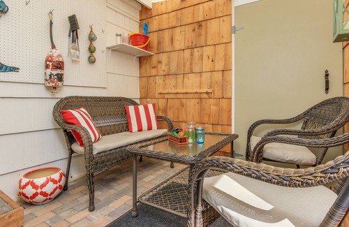 Gleneden Beach House | Bright oceanfront home with easy beach access & amazing views