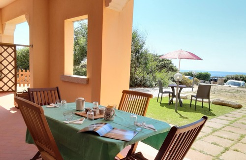 Santa Reparata Apartment | Bright one-bedroom apartment with sea view a few steps from the beach