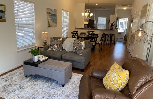 Hickory Shadows House | Bright One Level Town Home Centrally Located