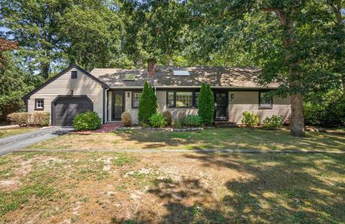 Marstons Mills House | Bright & Open Central A C Dog Friendly
