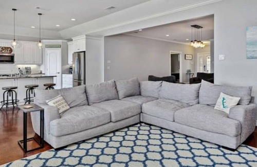 Gun Barrel City House | Bright, open concept, lakefront house on open water with amazing sunset views!