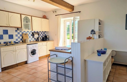 Vesly Cottage | Bright open plan barn conversion sleeps 8 - shared pool & tennis, dogs welcome