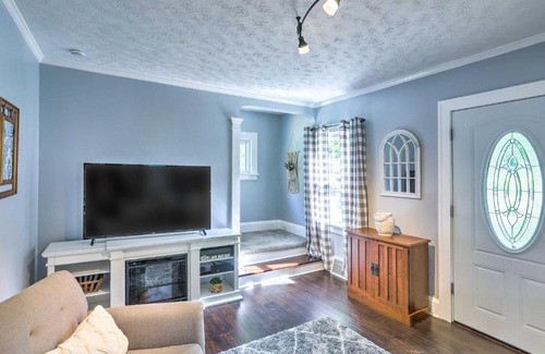 Parma House | Bright Parma Home with Outdoor Space Less Than 10 Mi to Dtwn