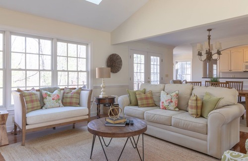 Rio Apartment | Bright & Peaceful Family Retreat in Charlottesville