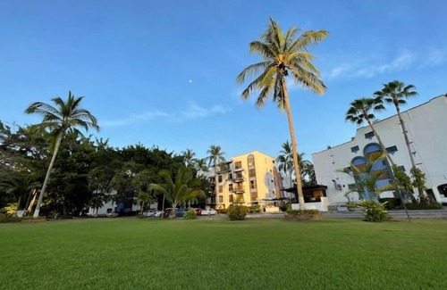 Diaz Ordaz Condo | Bright Pent House in the heart of Vallarta.