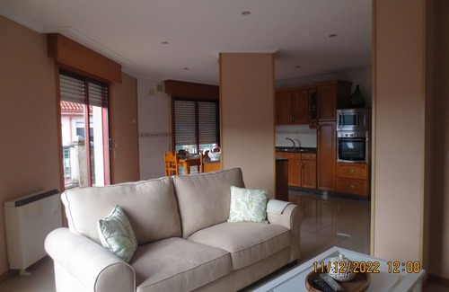 Arcade Condo | BRIGHT PENTHOUSE WITH VIEWS