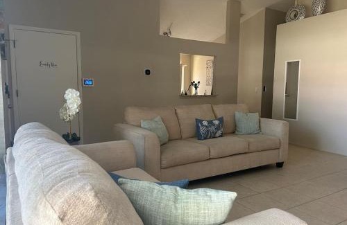 Park East House | Bright Private Room Ideal for Long or Short Stay Rm1 Shared home