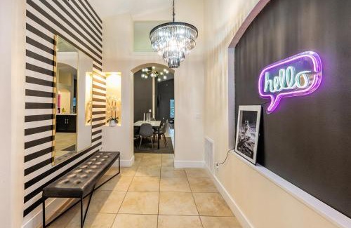 Sunrise Lakes Apartment | Bright Queen BR Pool Retreat Near Disney