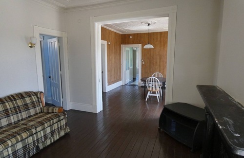 Troy Apartment | Bright, Quiet, and Ideal for Budget Minded Traveling Nurses & Professionals