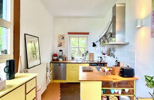 Utting am Ammersee Apartment | Bright, quiet apartment with terrace and large natural garden. Lake and train station nearby