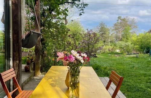 Utting am Ammersee Apartment | Bright, quiet apartment with terrace and large natural garden. Lake and train station nearby