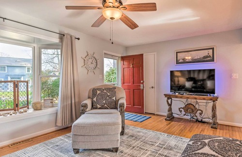 Reedville Cottage | Bright Reedville Abode w/ Dock on Whays Creek!