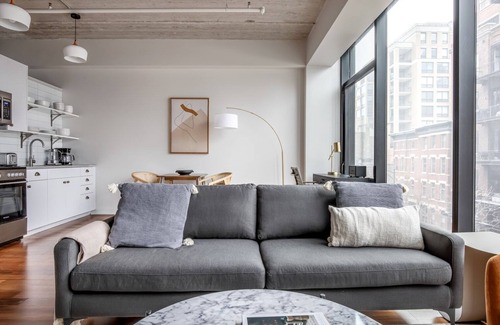 Near North Side Apartment | Bright River North 1BR w/Gym, Lounge & Roof, nr Riverwalk, by Blueground