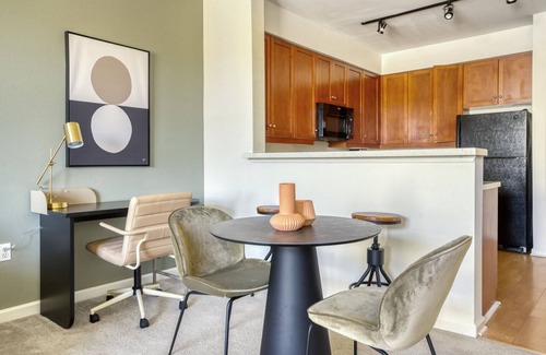 San Jose Apartment | Bright San Jose 1BR w/W/D, Gym & Pool, nr Caltrain, by Blueground