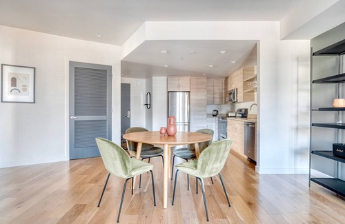 Hillsdale Apartment | Bright San Mateo 2BR w/Gym, Pool & W/D, nr Town Sq mall, by Blueground