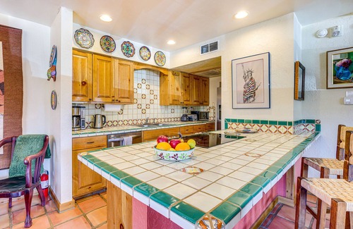 Northeast Santa Fe Condo | Bright Santa Fe Condo: 30 Min from Ski Basin!