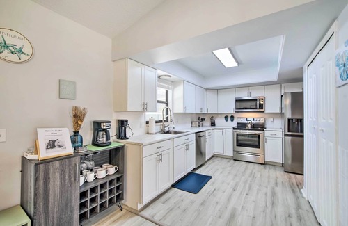 Sebastian Highlands House | Bright Sebastian Home w/Pool ~ 7 Mi to Beach!