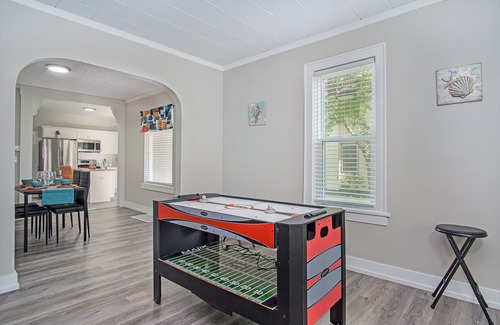 Nelson House | Bright Side Bungalow