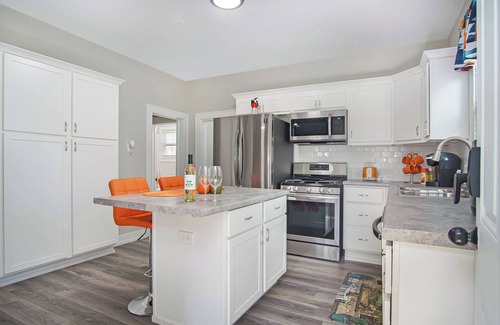 Nelson House | Bright Side Bungalow