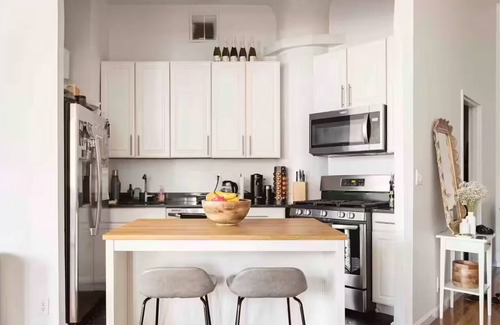 Hudson Square Apartment | Bright Soho Loft with View