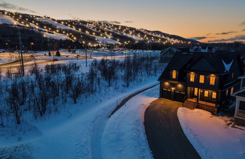The Blue Mountains House | Bright, spacious, amazing view at a prime location