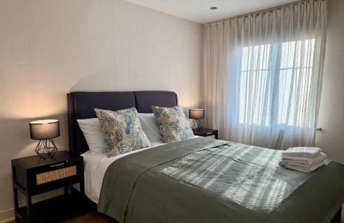 High Wycombe Apartment | Bright & Spacious 1-Bed Apartment with Balcony & Private Parking