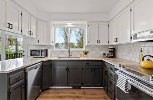 Winstead Park House | Bright Spacious 2/1 Boise Upstairs Duplex