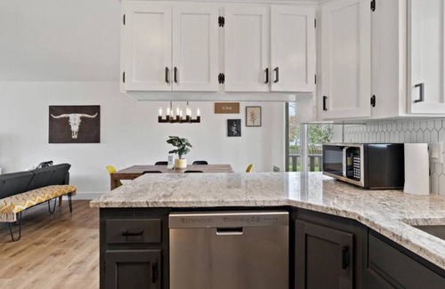 Winstead Park House | Bright Spacious 2/1 Boise Upstairs Duplex