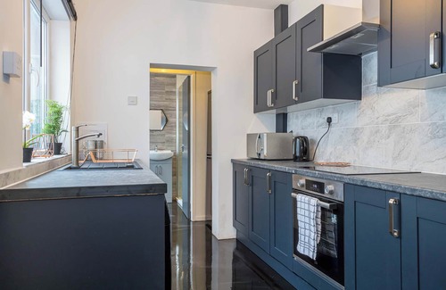St Helens House | Bright & Spacious 2 Bedroom Home in St Helens