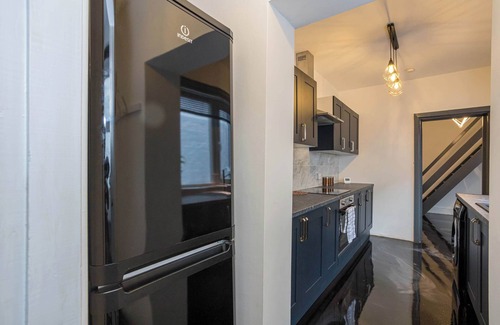 St Helens House | Bright & Spacious 2 Bedroom Home in St Helens