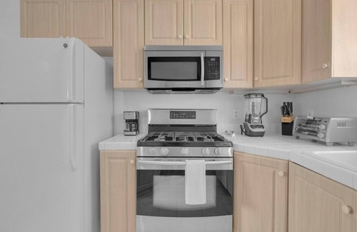 Hillcrest Condo | Bright, Spacious 2BD/2BA in the Heart of Hillcrest