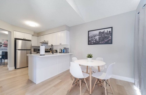 Kitchener House | Bright & Spacious - 3-Bedroom Home