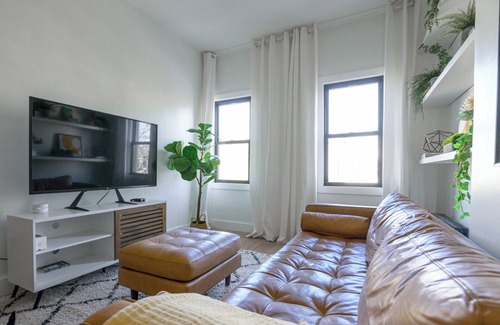 Bushwick Apartment | Bright & Spacious 3-bedroom apartment in Lively Bushwick