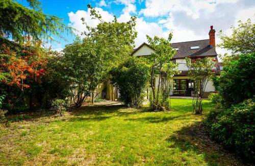 Cambridge House | Bright & Spacious 5-Bedroom Stay near Cambridge