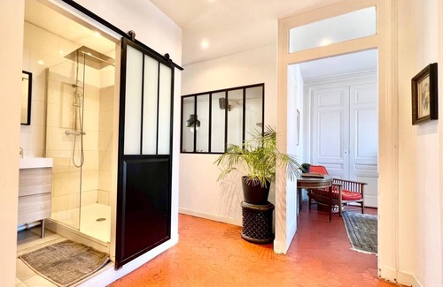 Bellecour - Hotel Dieu Apartment | Bright, Spacious Apartment in the Heart of Lyon