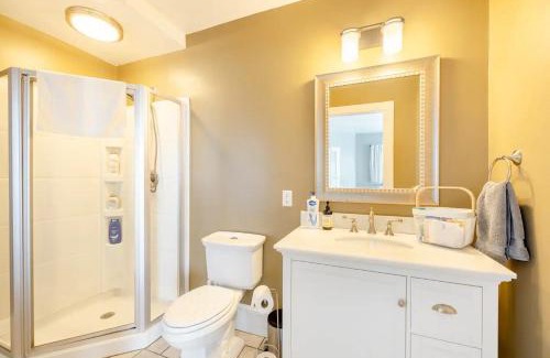 East Bayside Apartment | Bright Spacious Apartment - 2 BR 2 BA
