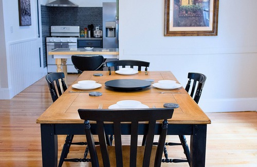 Brook Farm House | Bright & Spacious Boston Retreat