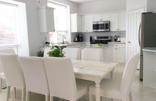 Port Coquitlam House | Bright & Spacious, 4 Bedrooms, 2 Fireplace House