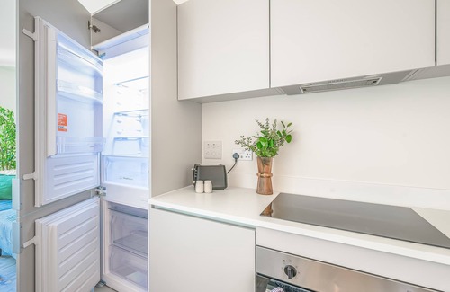 Birmingham City Centre Apartment | Bright & Spacious Central Birmingham 1 Bed Flat
