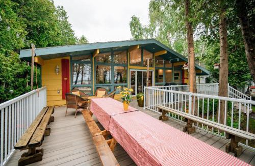 South Bruce Peninsula Ski Chalet | Bright & Spacious Chalet on Lake Huron - Private
