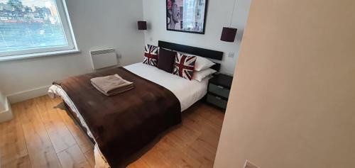 Finsbury Park Apartment | Bright & spacious Double Bedroom with EnSuite and Concierge! Paid parking available
