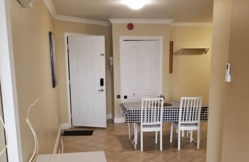 Hull Condo | bright spacious downtown unit 5 min from ottawa