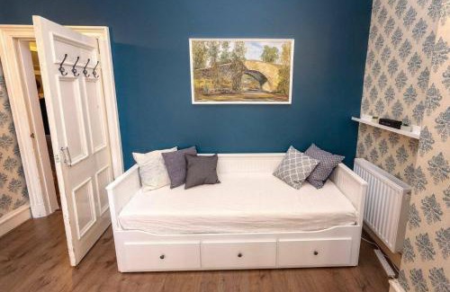 Bonnington Apartment | Bright spacious Edinburgh City Centre Apartment