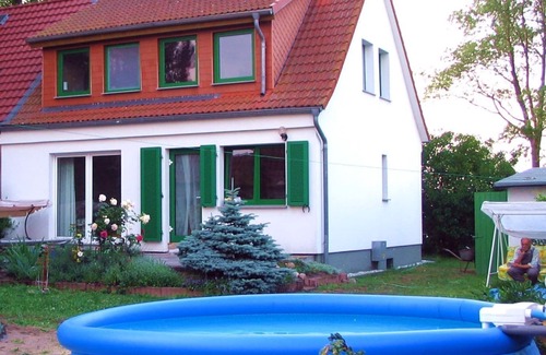 Ludershagen Apartment | Bright, spacious, family-friendly apartment with private terrace and garden