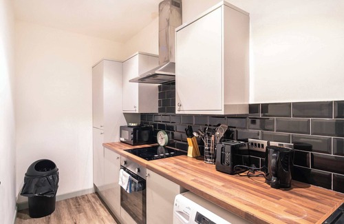 Blackburn Apartment | Bright & Spacious Flat in Blackburn Centre