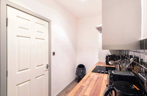 Blackburn Apartment | Bright & Spacious Flat in Blackburn Centre