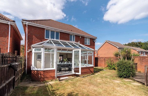 Emersons Green House | Bright & Spacious 4 Bedroom Home near Bristol